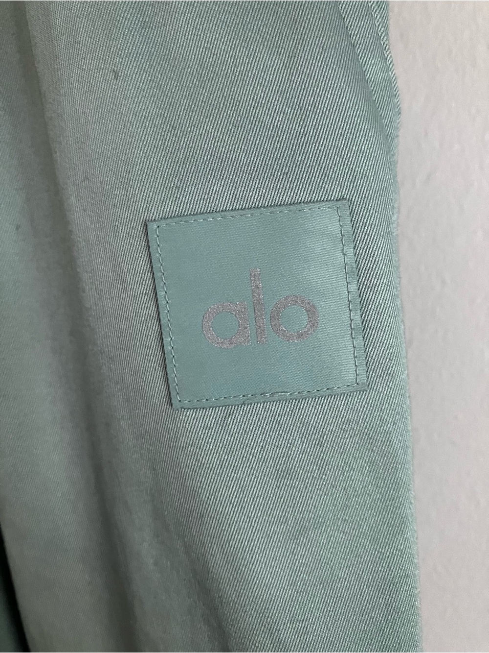 ALO Yoga Mint Green Patch Logo Sweatpants - Picture 9 of 11